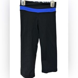 Lululemon Groove Cropped Black Reversible Leggings Royal Blue Waist